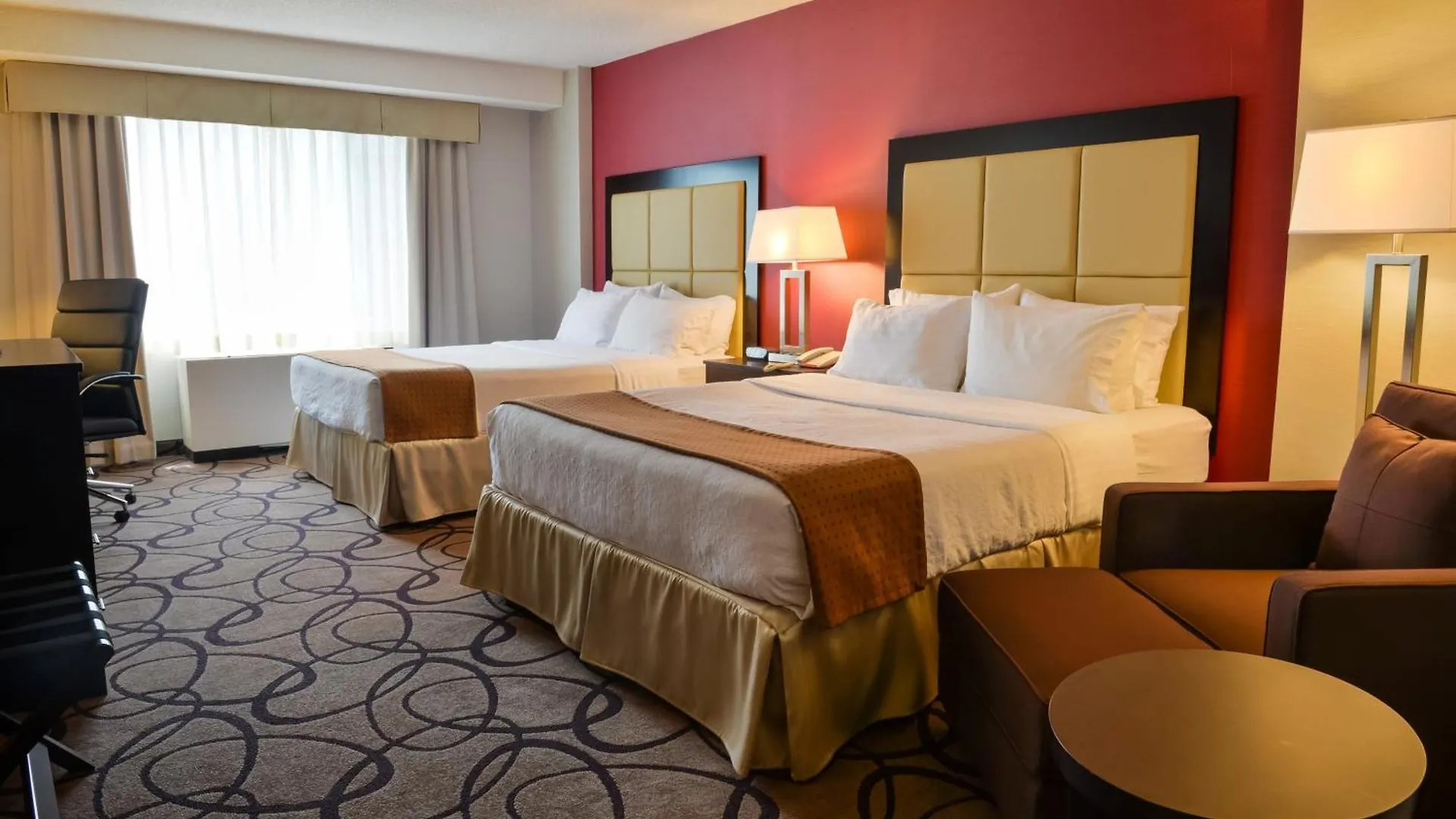 Holiday Inn Montreal Centre Ville Downtown By Ihg
