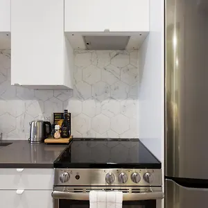 Apartment The Santamaria Golden Palms By Den, Montreal