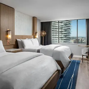 Отель The Westin Harbour Castle, ****