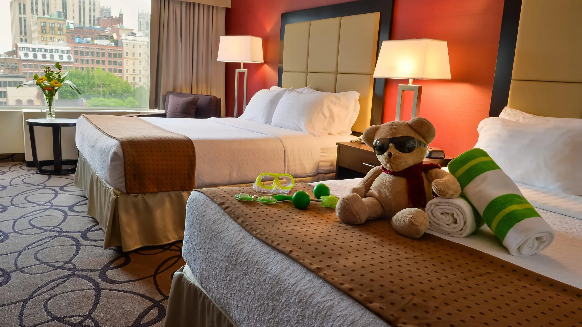 Holiday Inn Montreal Centre Ville Downtown By Ihg