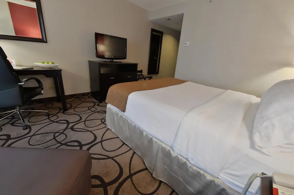 Holiday Inn Montreal Centre Ville Downtown By Ihg