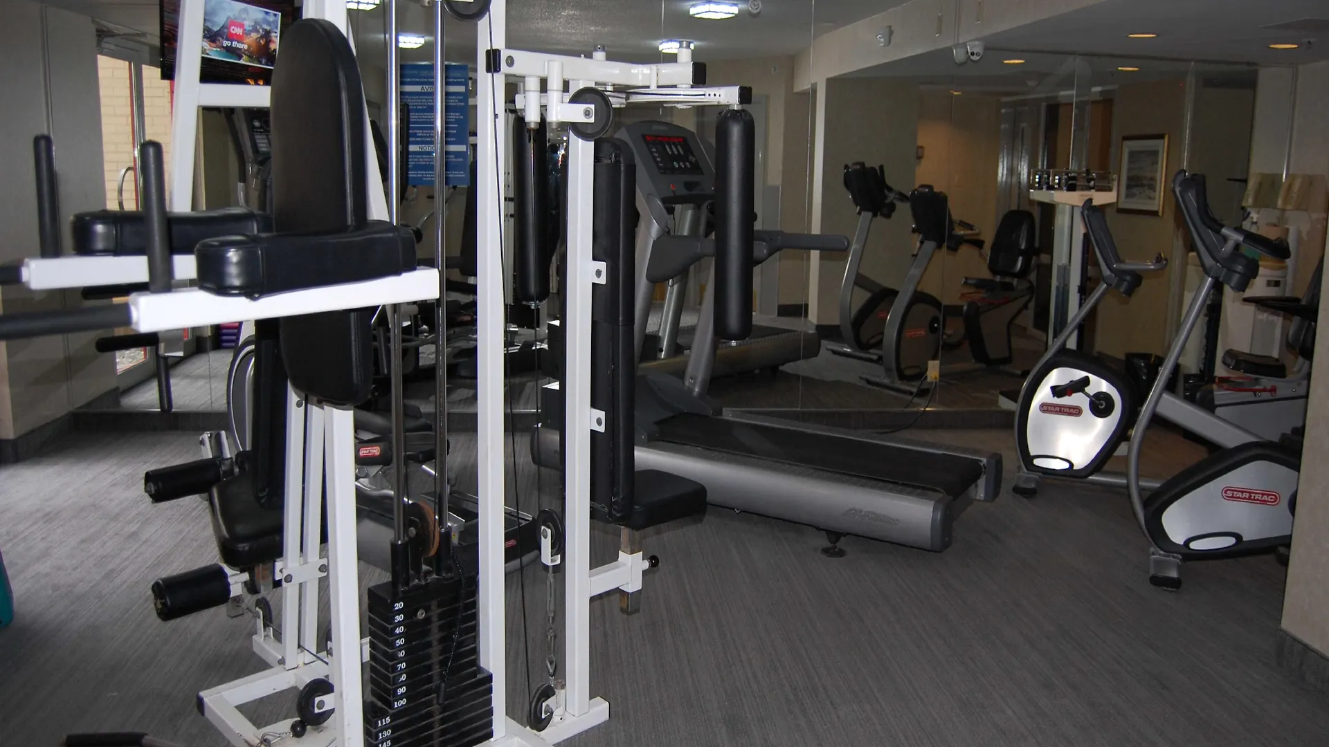 Holiday Inn Montreal Centre Ville Downtown By Ihg