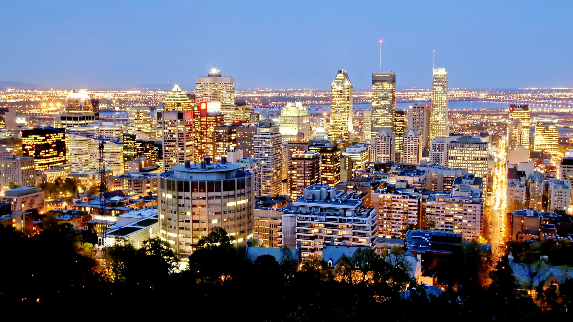 Hotel Holiday Inn Montreal Centre Ville Downtown By Ihg