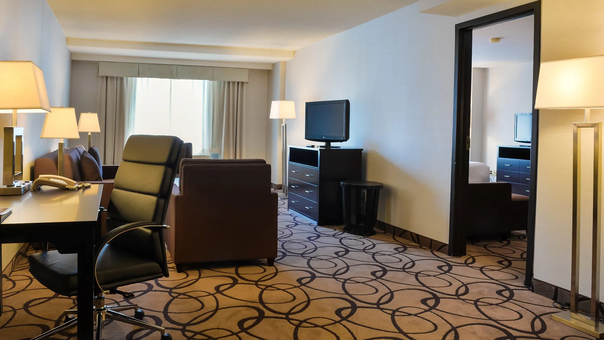 Holiday Inn Montreal Centre Ville Downtown By Ihg