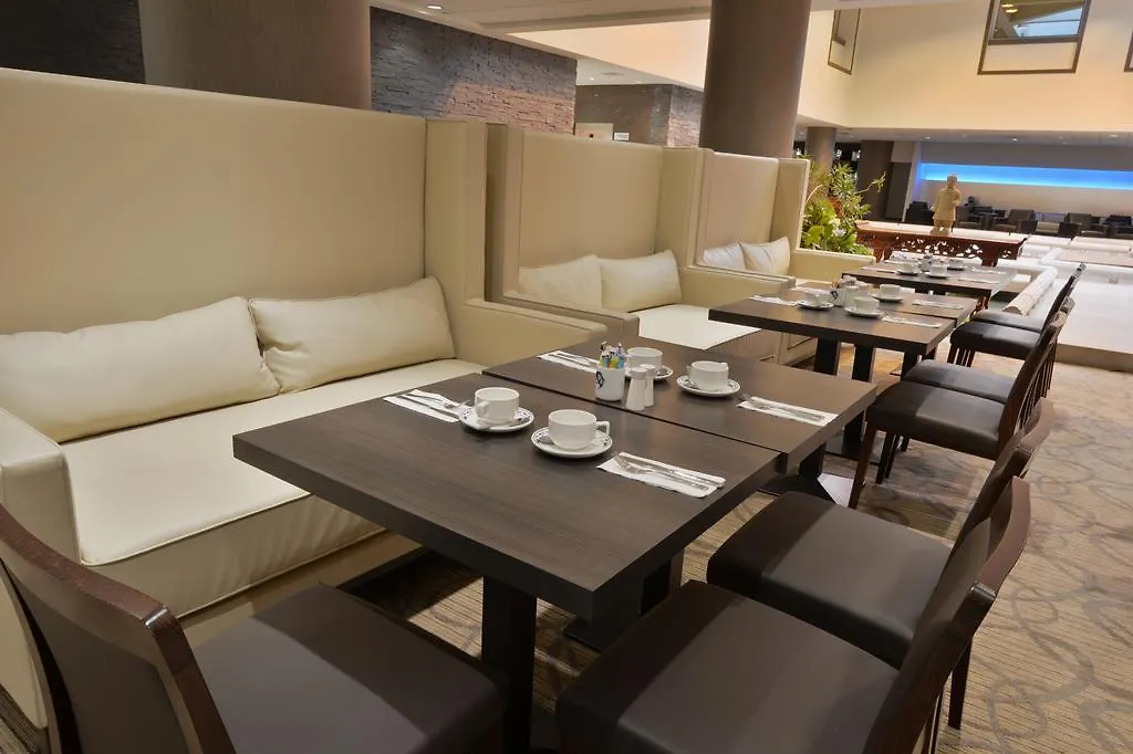 Holiday Inn Montreal Centre Ville Downtown By Ihg Hotel