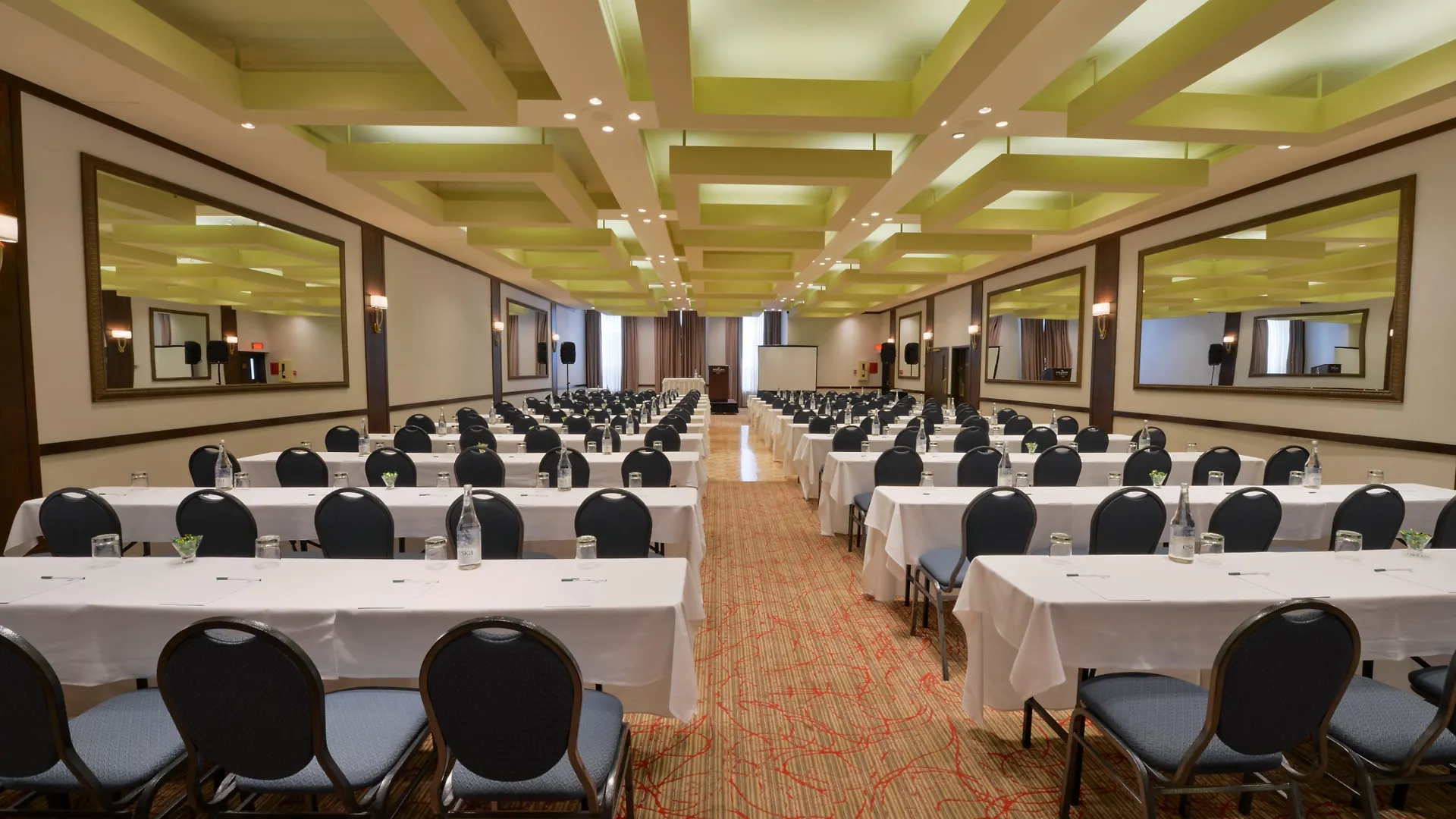 Holiday Inn Montreal Centre Ville Downtown By Ihg Hotel