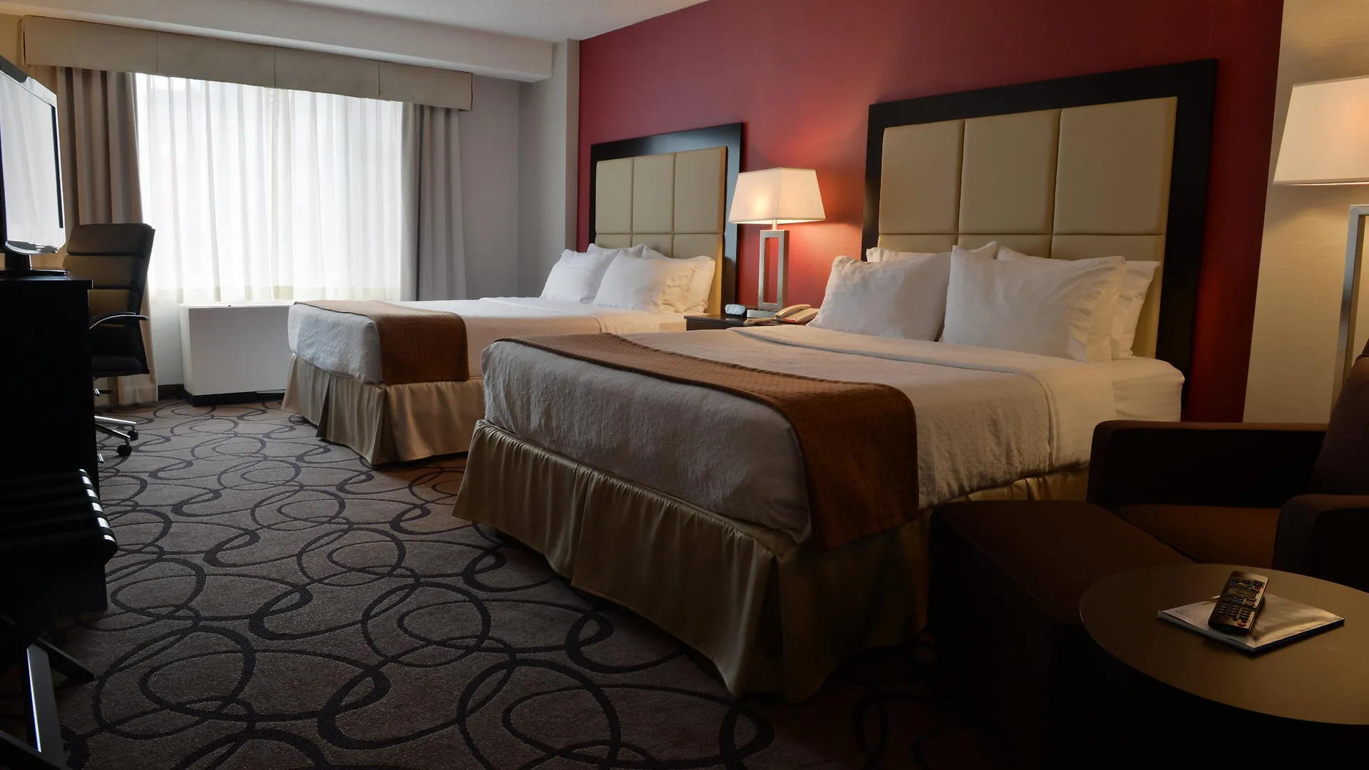 Holiday Inn Montreal Centre Ville Downtown By Ihg Hotel