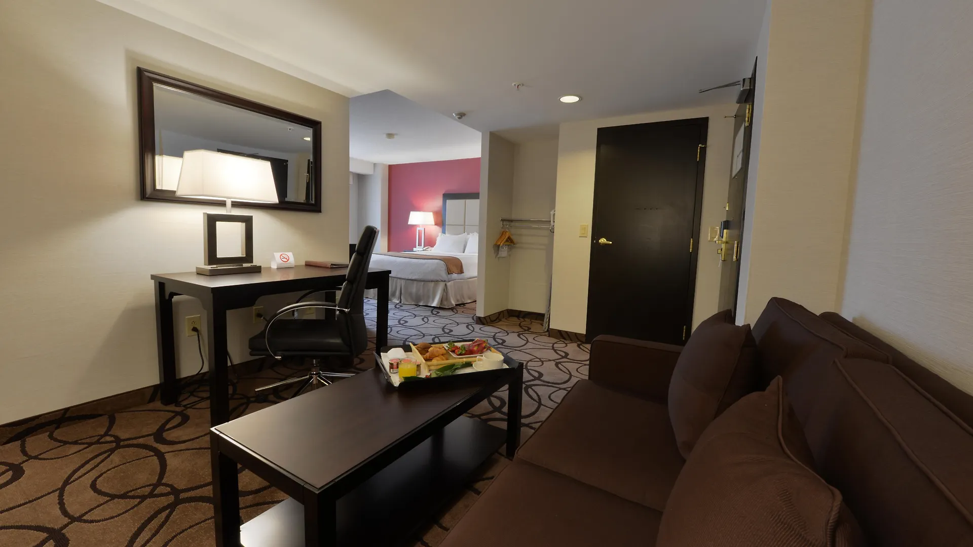 Hotel Holiday Inn Montreal Centre Ville Downtown By Ihg