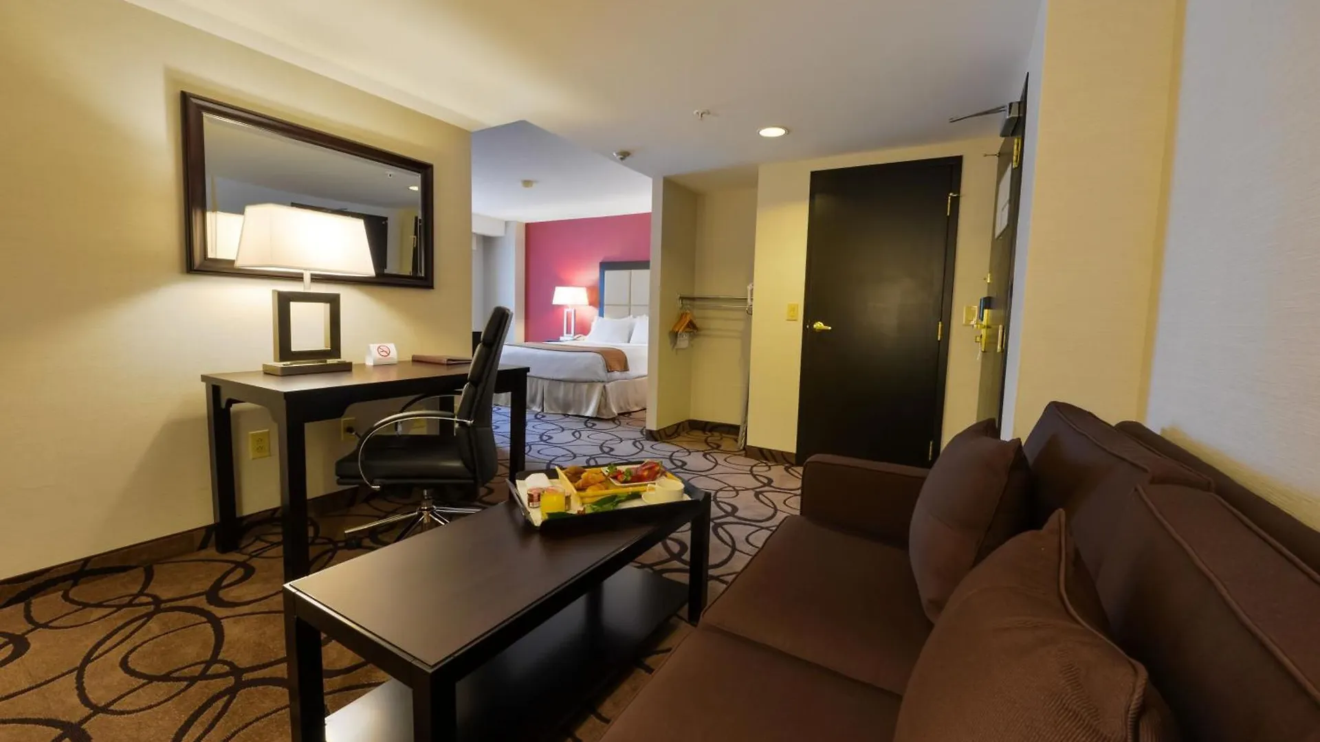 Holiday Inn Montreal Centre Ville Downtown By Ihg Hotel