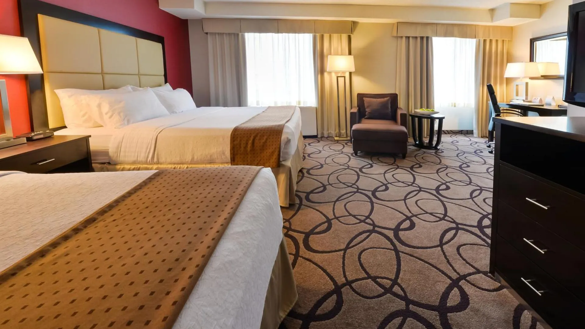 Holiday Inn Montreal Centre Ville Downtown By Ihg Hotel