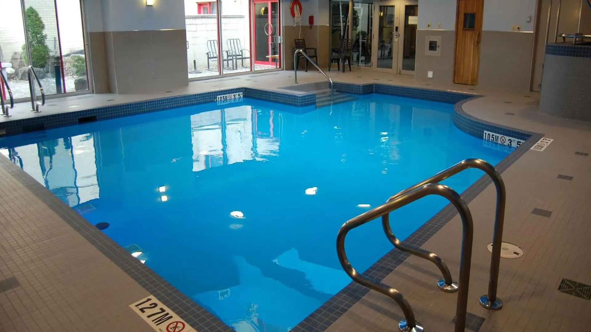 Holiday Inn Montreal Centre Ville Downtown By Ihg Hotel